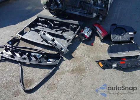 2022 GMC Yukon Xl 4Wd Denali z USA, uszkodzony, nr VIN 1GKS2JKT1NR329409